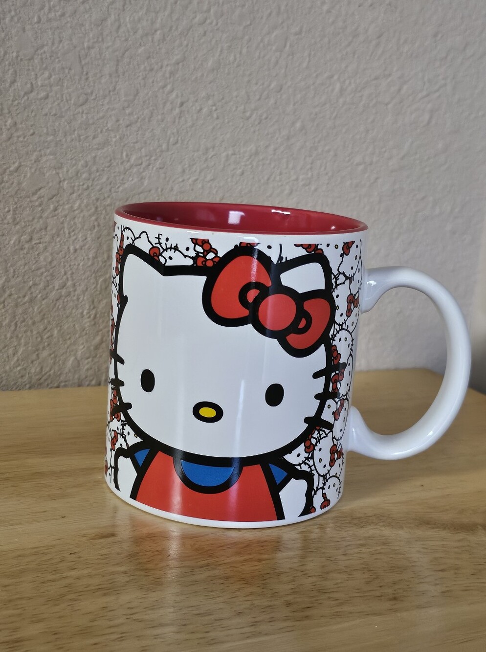 Hello Kitty 20 oz Mug